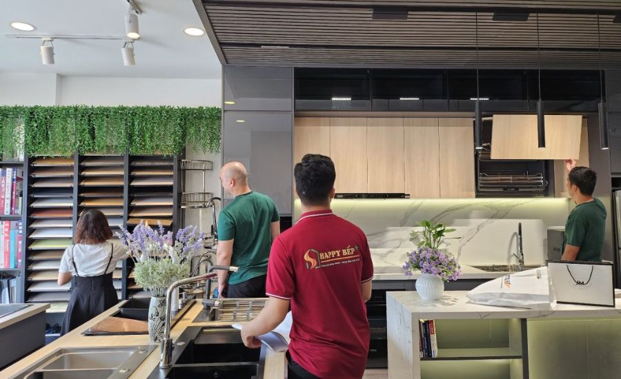 Cửa hàng có showroom trãi nghiệm