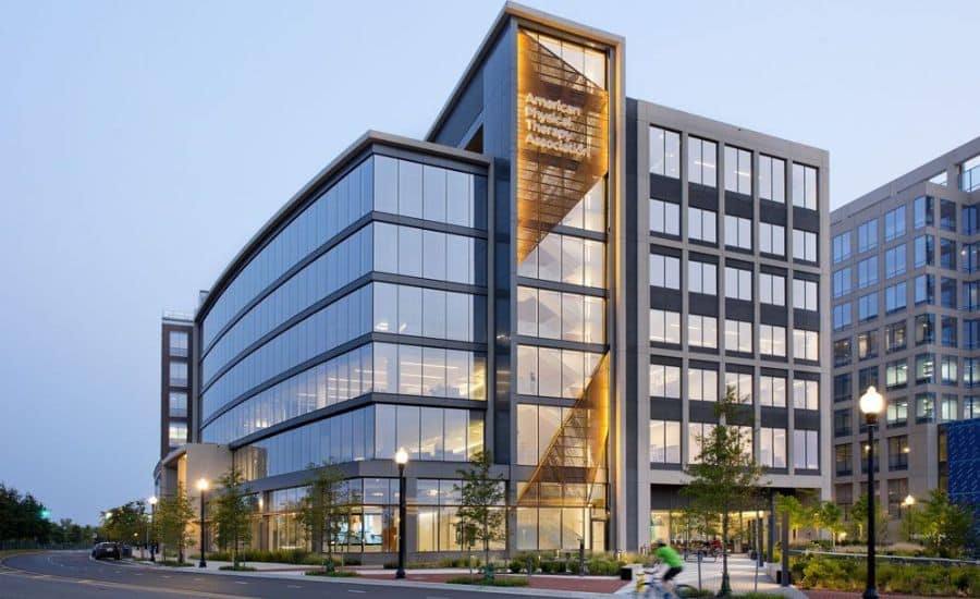 Thiết kế mặt tiền văn phòng dựng kính