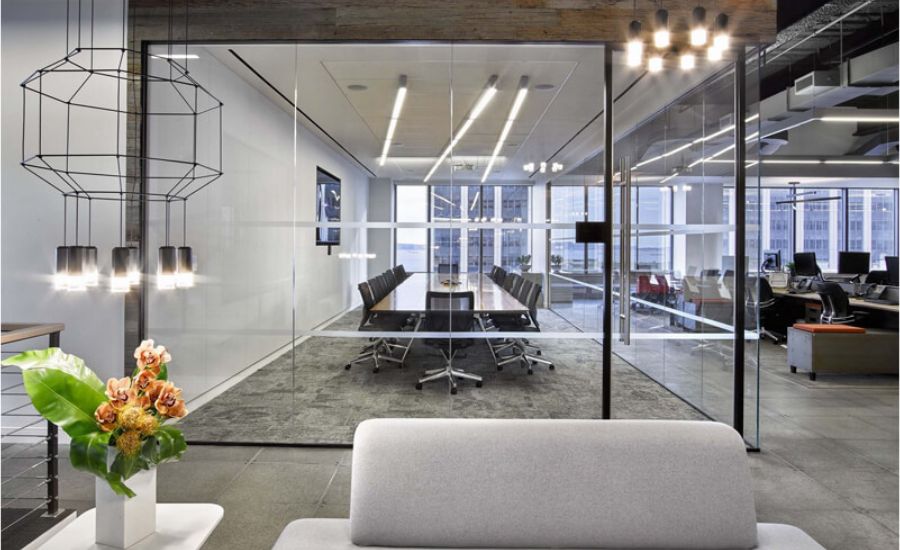 Thiết kế văn phòng vách ngăn kính sang trọng